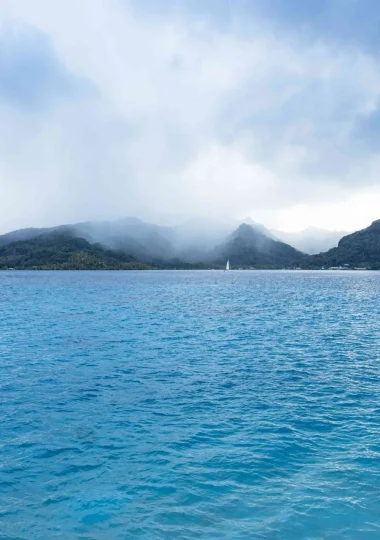 Taha'a vue de la mer © Grégoire Le Bacon